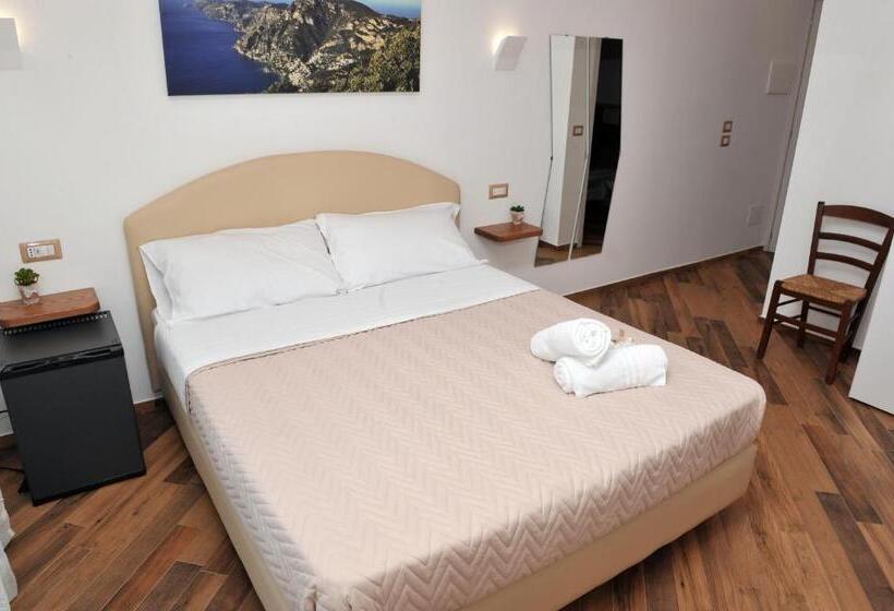 بنسيون Il Covo Degli Dei