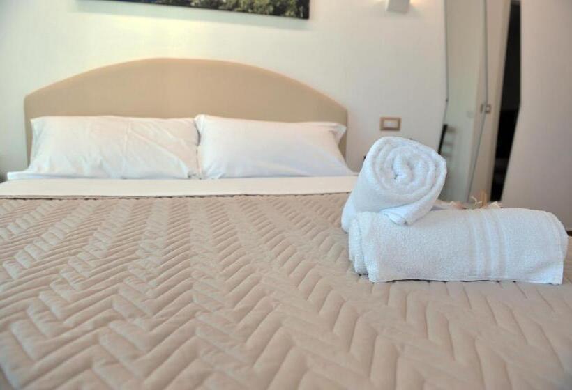 بنسيون Il Covo Degli Dei