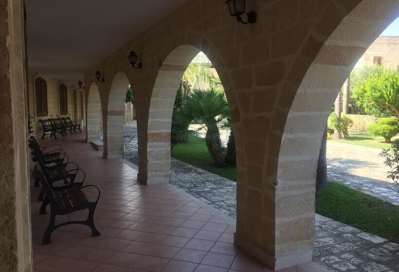 هتل Agriturismo Le Torri