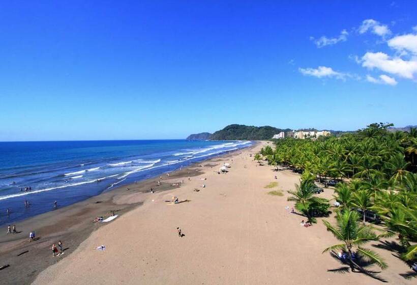 هتل Beach Break Resort