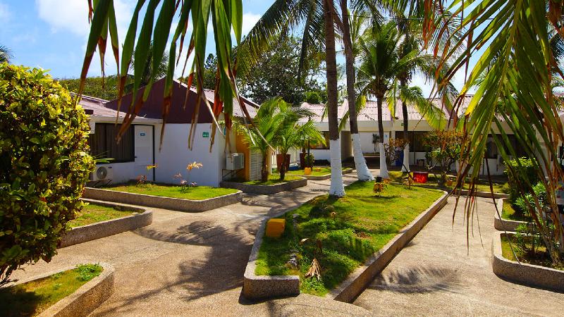 هتل On Vacation Blue Reef