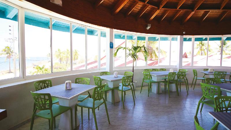 هتل On Vacation Blue Reef