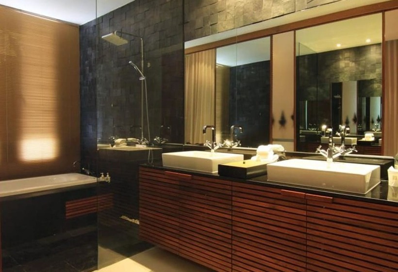ホテル The Quarter Resort Phuket