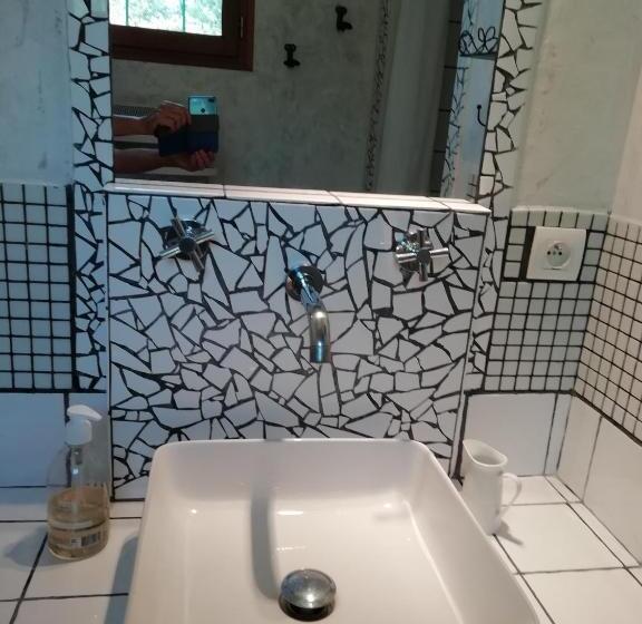 تختخواب و صبحانه Chambre D Hôte Le Mas Des Romarins