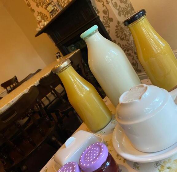 مبيت وإفطار Nettleton Country House