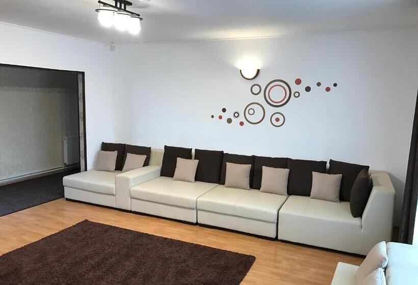 بنسيون Casa Mais