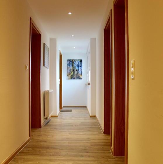 بنسيون Ferienwohnung & Gästezimmer Schrichten