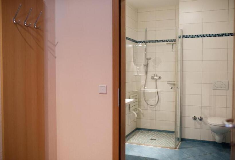 ペンション Weingut Und Gästehaus Wetzler