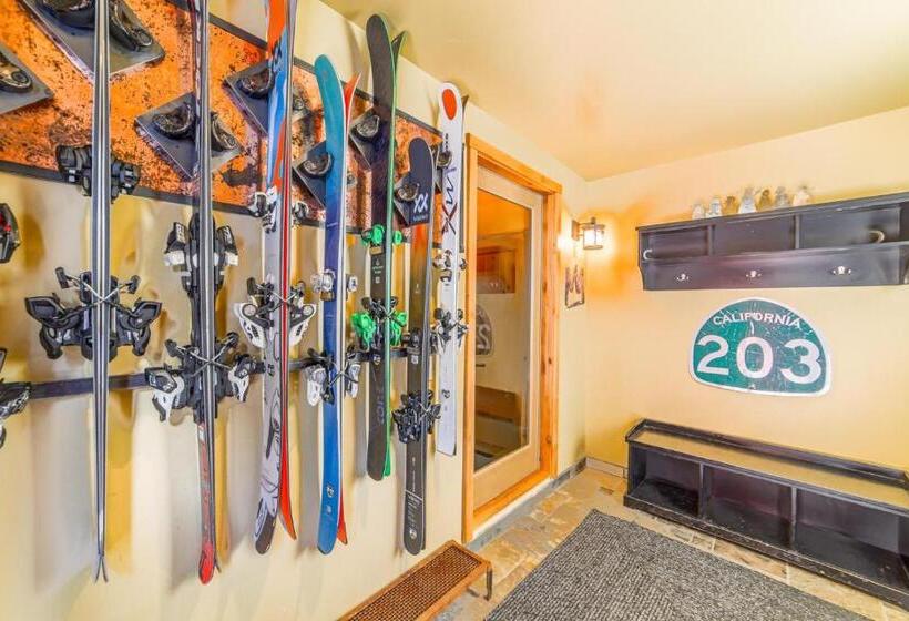 483 Steps To The Slopes Canyon Lodge   Cozy Renovated Mammoth Townhome