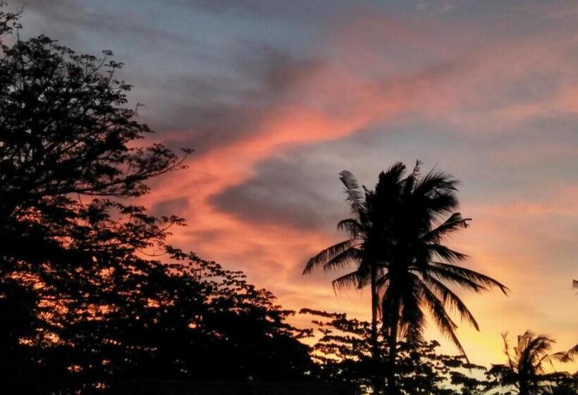 تختخواب و صبحانه Cnunk Bungalow