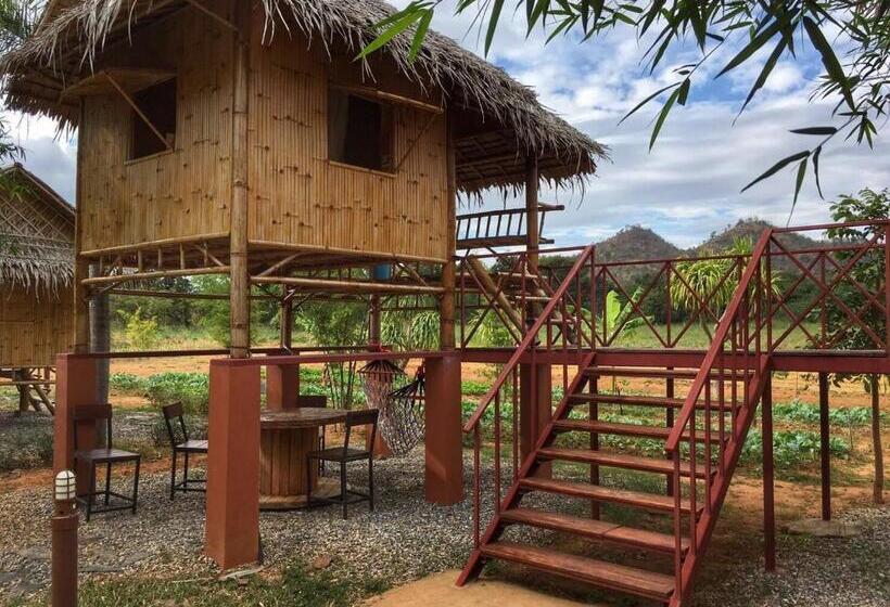 هتل Baan Nork Farmstay บ้านนอก ฟาร์มสเตย์