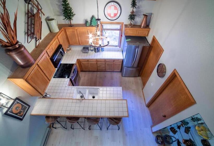 477 Spacious 3 Bed Loft   Balcony Laundry Spa Sauna   Walk To Shuttle