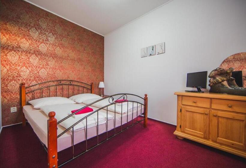 هاستل Penzion U Papoušků