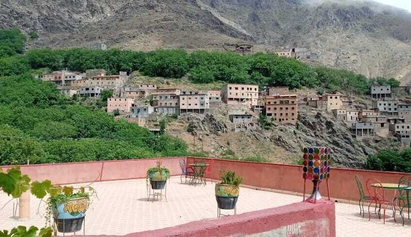 تختخواب و صبحانه Gite Tizi Mizik