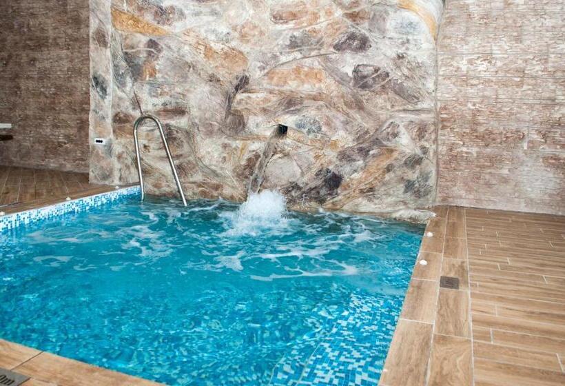 هتل Jaky Spa Complex