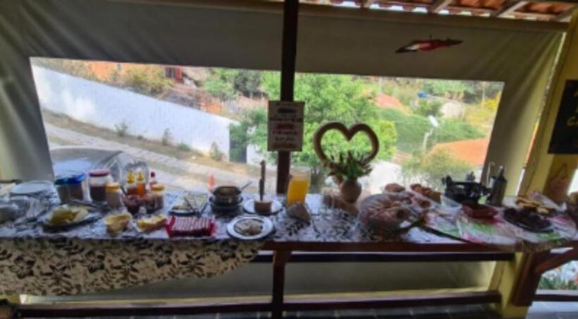 Hostel Yellow House Mg