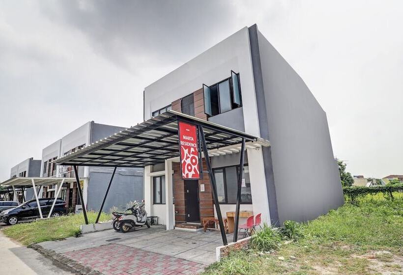 هتل Oyo 90688 Marta Residence