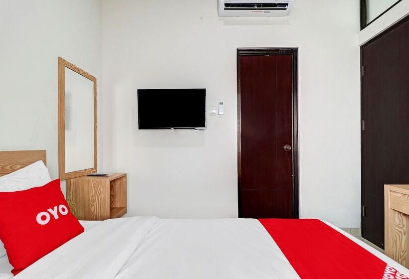 هتل Oyo 90688 Marta Residence