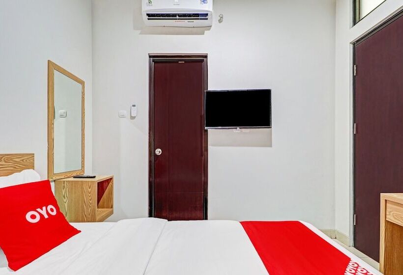 هتل Oyo 90688 Marta Residence