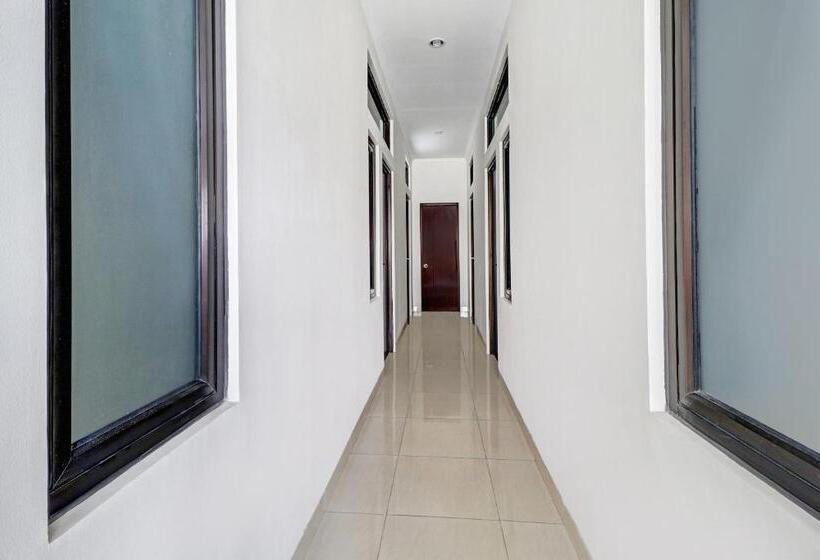 هتل Oyo 90688 Marta Residence