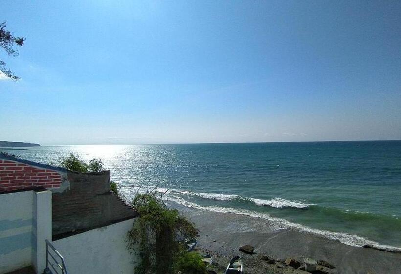 هتل Voyager Manta