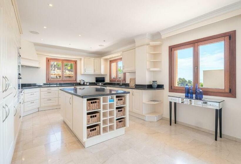 Villa Riviera