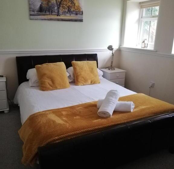 فندق Newton House