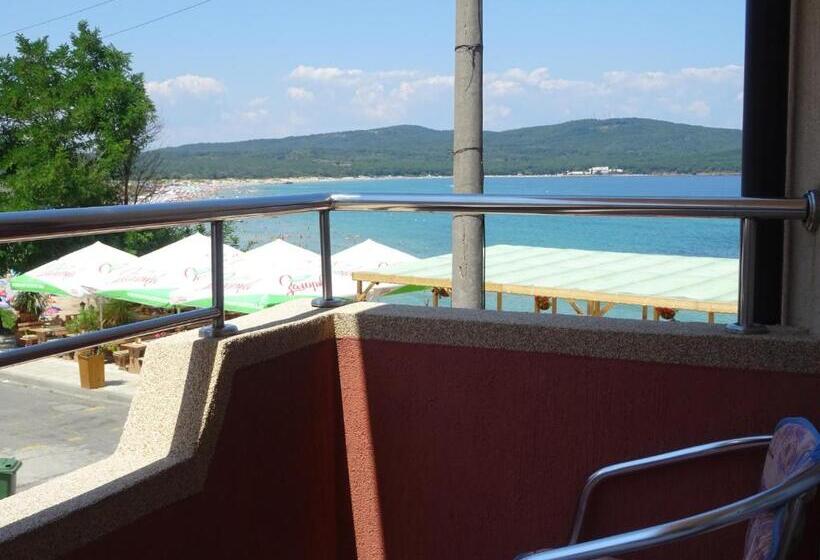 פנסיון Dobrevi Guest House