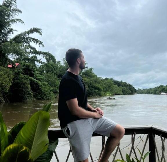 هتل Rimwang The River Life