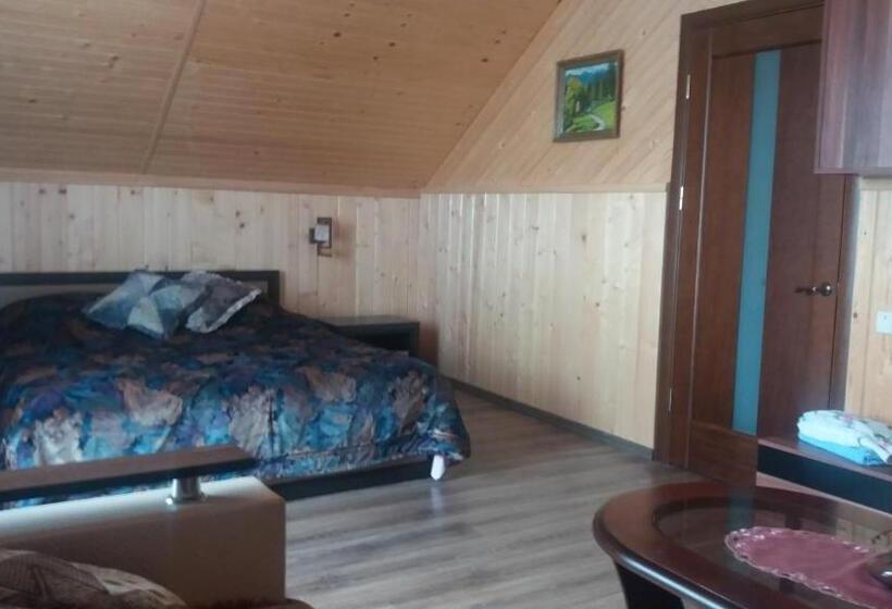 Pension (Hôtel basse catégorie) котедж хата рибака