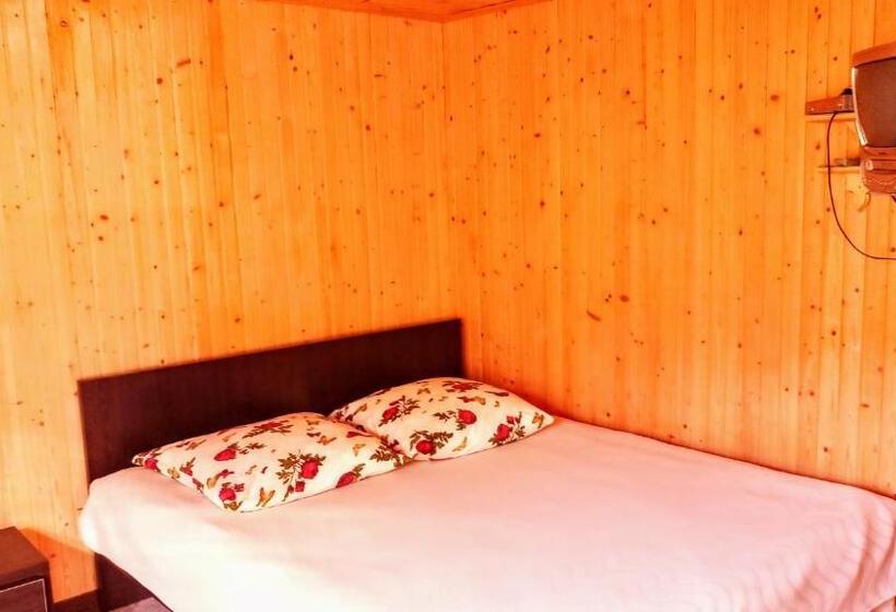 Pension (Hôtel basse catégorie) гостьовий дім у ані