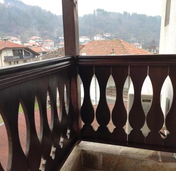 Pension (Hôtel basse catégorie) андреева къща