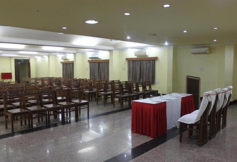 בית מלון כפרי The Rajgir Residency