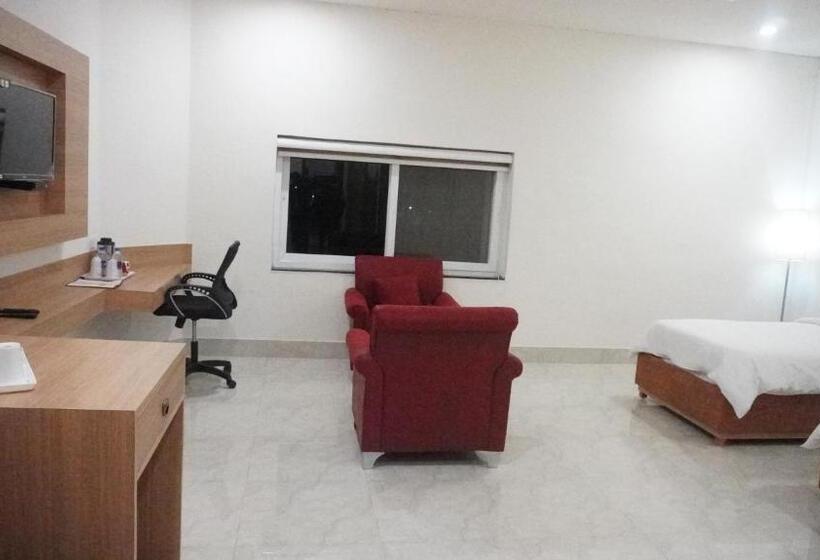 בית מלון כפרי The Rajgir Residency