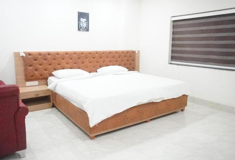 בית מלון כפרי The Rajgir Residency