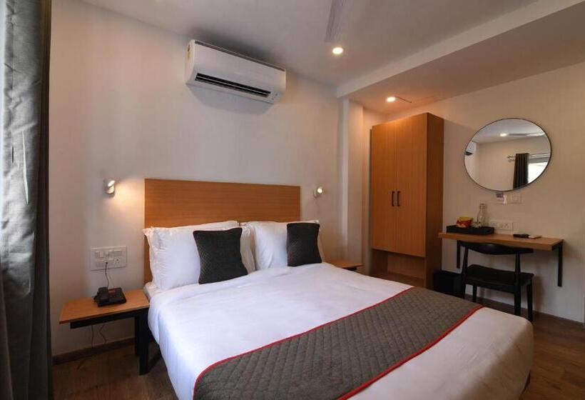 هتل Super Townhouse Royapettah Near U.s Consulate