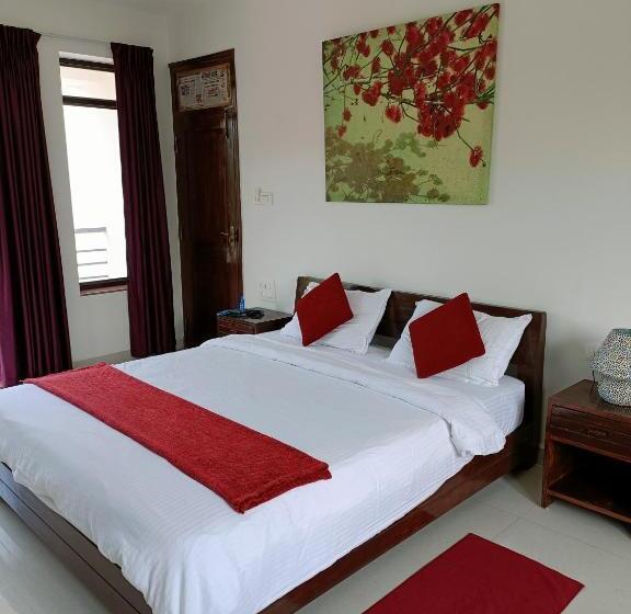 پانسیون Wave Morjim