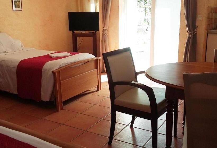مبيت وإفطار Chambres D Hôtes La Cavalière