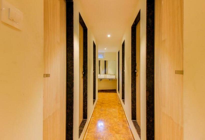 호스텔 Hygeinic Airport Dormitory Near By Bom
