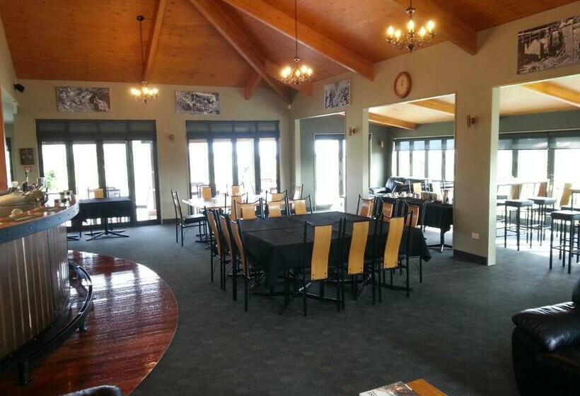 הוסטל Stations Inn