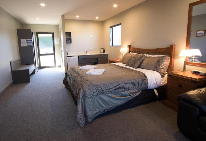 הוסטל Stations Inn