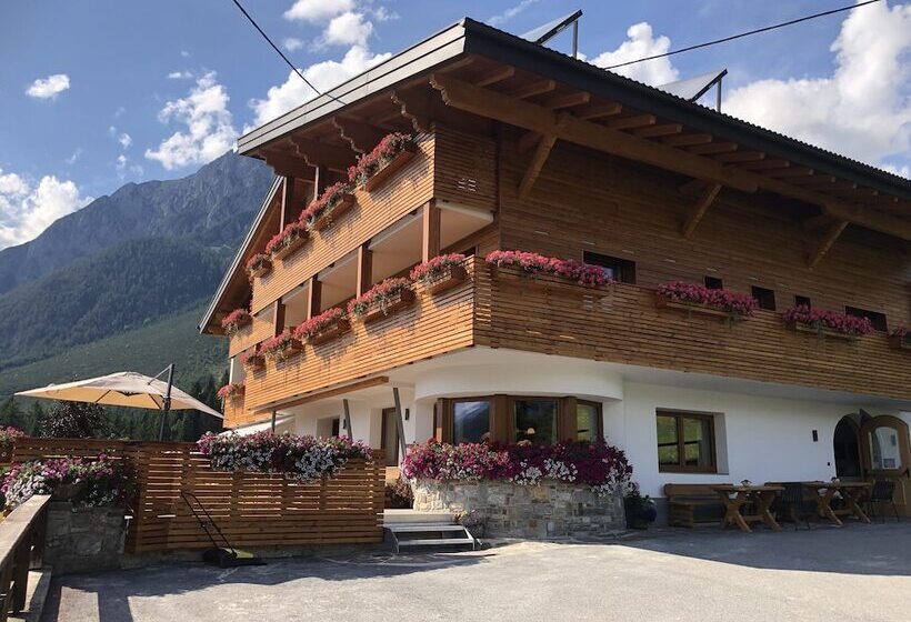 مبيت وإفطار Pension Aschlandhof