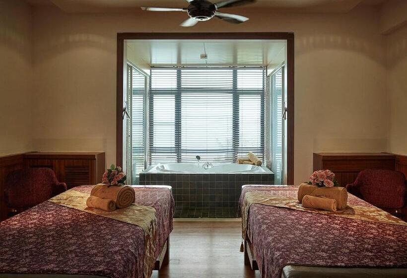 هتل Dayang Bay Resort Langkawi