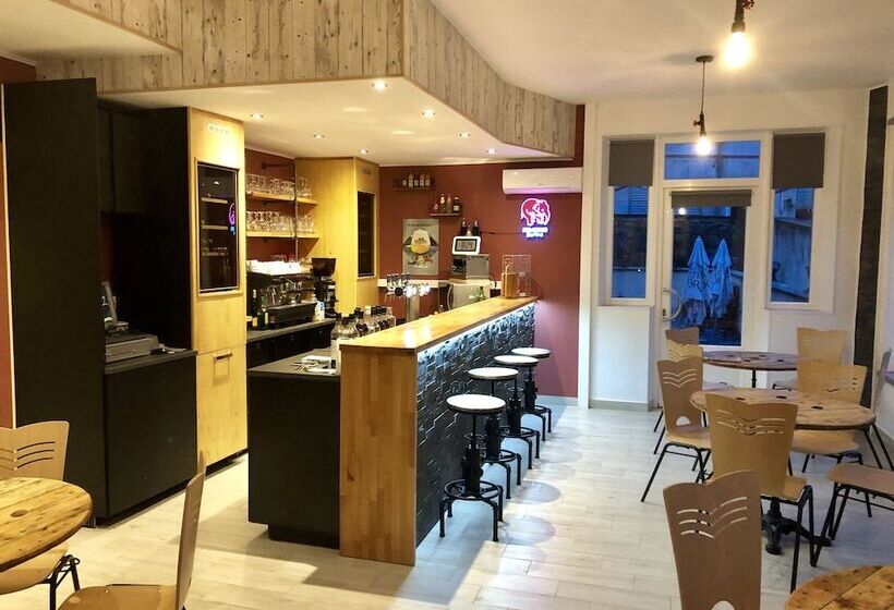 فندق Hôtel Les Boucles De Meuse