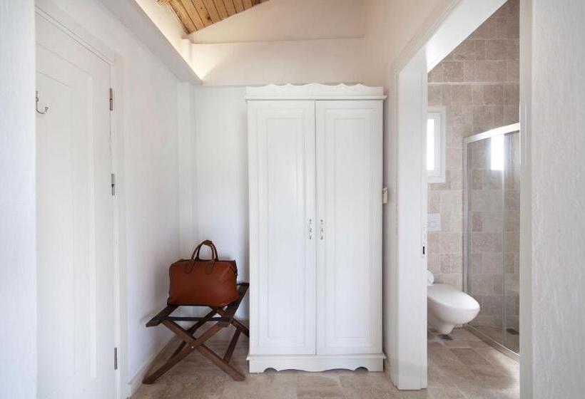 هتل Vinifera Vineyards