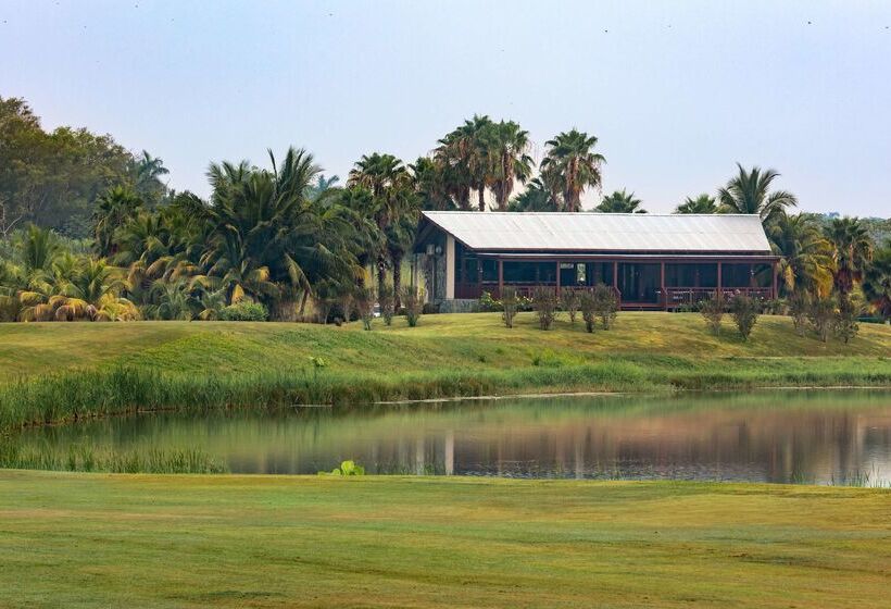Indura Beach & Golf Resort Curio Collection By Hilton