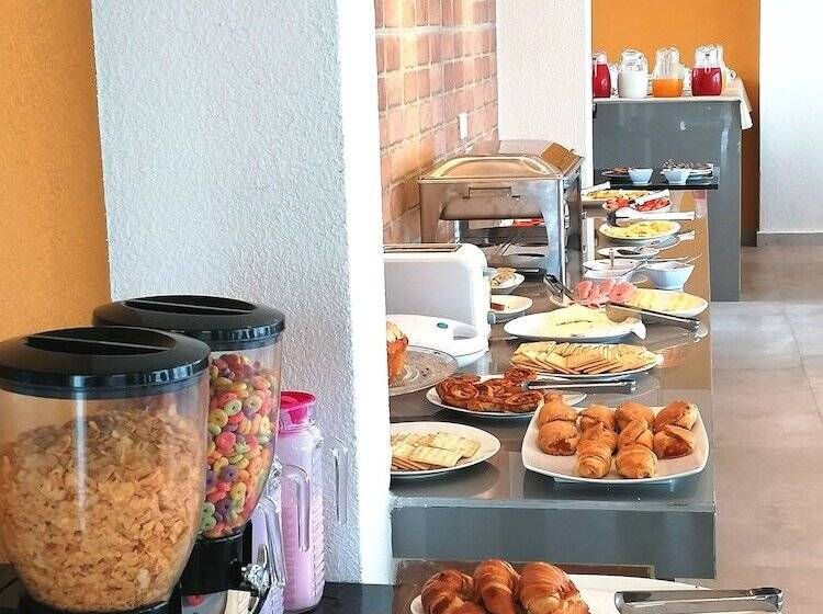 Premium Suites Deluxe Aparthotel Equipetrol