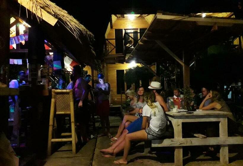 پانسیون Deep House Bungalows