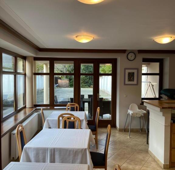 膳宿费 Aranykert Vendégház