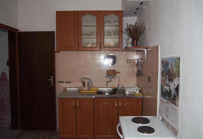 بنسيون Keni Guest House